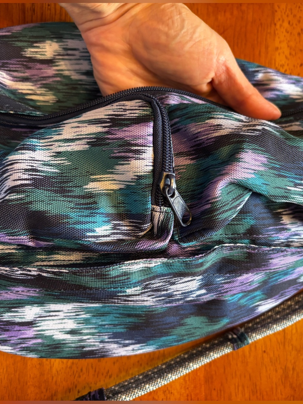 KAVU Mini Rope Sling Glacier Ikat NWT Crossbody Backpack Retired Print - Picture 5 of 8